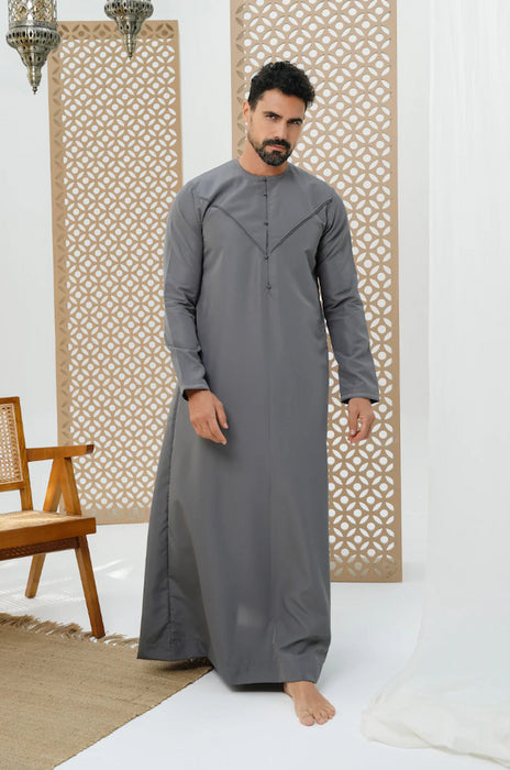 Faris : Emirati Charcoal Thobe R25